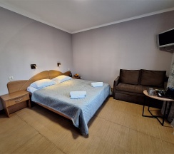 УЛУЧШЕННЫЙ 10 «КОМФОРТ ПЛЮС» С ТЕРРАСОЙ ЧЕТЫРЕХМЕСТНЫЙ НОМЕР С КРОВАТЬ DBL, ДВУСПАЛЬНЫМ ДИВАН НА 2 ЭТАЖЕ в Цитрус