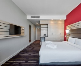 Номер Classic Superior, с видом на море - c двуспальной кроватью в Mercure Sochi Centre
