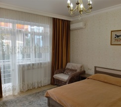 6 "Классический" трехместный с террасой и балконом 1 этаж в На круче