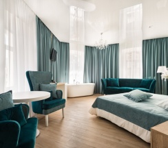 Люкс с кроватью king size (3) в Алеон