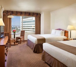 Четырёхместный номер Select в The STRAT Hotel, Casino & Tower