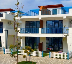 Двухуровневый ПОЛУЛЮКС с зоной отдыха на крыше в Santorini Family Club