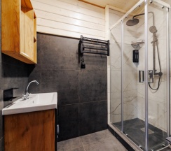 Двухместный коттедж двуспальная кровать в Винни-Вилла