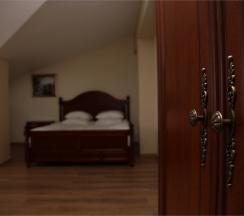 Двухместный улучшенный номер с кроватью King-Size в Столица