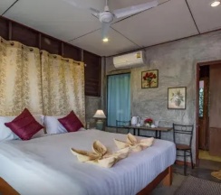Двухместное бунгало Deluxe двуспальная кровать в Kanya Cozy Bungalows Kata Beach