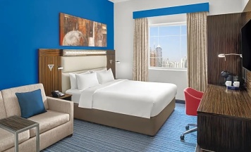 Двухместный номер Standard с видом на Бурдж-Халифа (двуспальная кровать) в Holiday Inn Express Dubai Safa Park