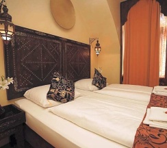 Двухместный номер Superior двуспальная кровать в Hotel Villa Oriental & Restaurant