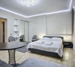 Двухместные апартаменты 5 с видом на парк двуспальная кровать в Exclusive Hotel&Apartments