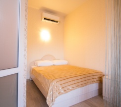 Четырёхместный номер Standard с балконом в Singer