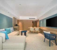 Люкс Premium с 2 комнатами с видом на бассейн в Centara Karon Resort Phuket
