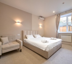 3. Улучшенный трехместный номер в Nogaev Hotel