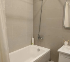 Апартаменты c 1 комнатой с балконом в Fresh Room на улице Маршала Устинова 3
