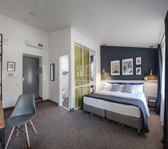 Улучшеный семейный в History Hotel