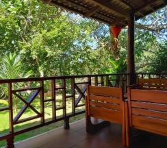 Бунгало c 1 комнатой с видом на сад в Hong Bin Bungalow Resort