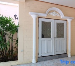 Коттедж с 3 комнатами в Kamalar Palace Longstay house