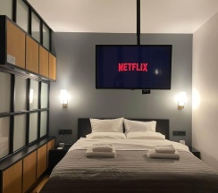 4-местные апартаменты улучшенные с 1 двуспальной кроватью в Stay2Day (Стэй ту Дэй) на улице Почтамтская