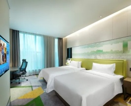 Двухместный номер Cozy (2 отдельные кровати) в Hampton By Hilton Guangzhou Tianhe Sports Center