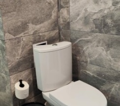 Трехместный номер с выходом во двор в Amina