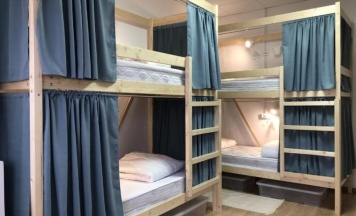 Кровать в 6-ти местном женском номере в Мир на Курской