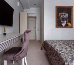 Улучшенный номер с кроватью размера "Queen-size" в Боголюбский