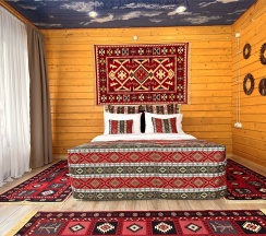 Двухкомнатный комфорт с общей террасой и видом на горы | 2 этаж в Hayat Haus