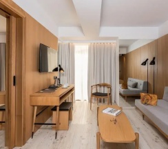Двухместный полулюкс (двуспальная кровать) в Ibis Styles Heraklion Central