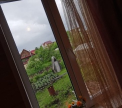 Коттедж с красивым видом из окна в Удачный