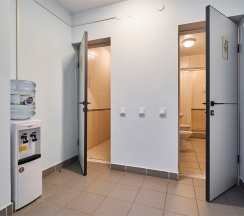 Стандарт с одной двуспальной или двумя раздельными кроватями с удобствами на этаже в Салют