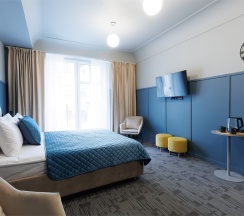 Улучшенный номер с балконом в Simple hotel B9