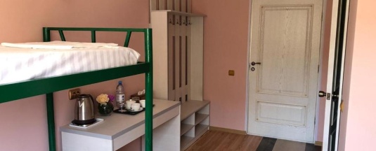 Кровать в общем номере (мужской номер) в Hostel MANDARIN