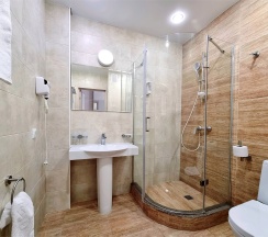 Улучшенный Стандарт с двумя кроватями SUTWIN (с балконом) в Heliopark Aqua Resort