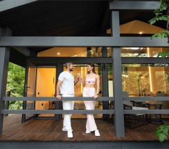 Шале на берегу вулканической реки в Кунашир резорт и СПА