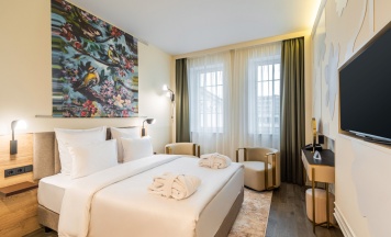 Двухместный номер Standard с видом на реку двуспальная кровать в Robinson-city