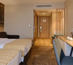 Стандартный номер с двумя односпальными кроватями и софой в Холидей Инн Москва Сокольники