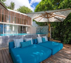 Двухместная вилла с красивым видом из окна двуспальная кровать в Veranda Resort & Villas Hua Hin - Cha Am