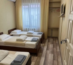 Трёхместный номер Comfort с видом на город (общая ванная комната) в Лазурный