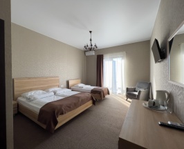 Трёхместный номер Standard с балконом в Rita House