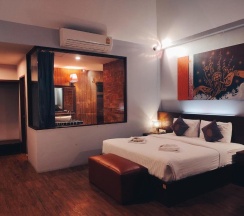 Двухместный номер Superior с видом на бассейн двуспальная кровать в Foresto Sukhothai Guesthome