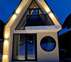 Шале в Хвоя house