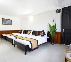 Кровать в общем номере в Casablanca Hotel