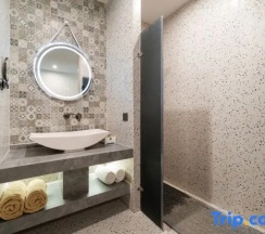 Двухместный номер Premier с видом на бассейн двуспальная кровать в Howard Johnson by Wyndham Phuket Naiyang