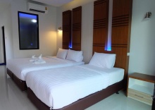 Трёхместный номер Standard с балконом в Rimnatee Resort Trang