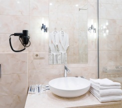 СТАНДАРТ ВЫСОКИЙ ЭТАЖ в Grand Yan Hotel