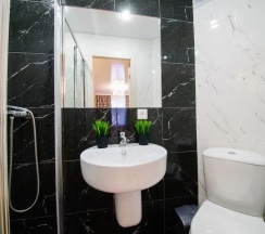 Двухместная студия с видом на город двуспальная кровать в Прометей