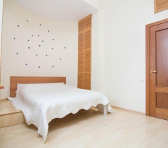 3-комнатные апартаменты студия в Apart24