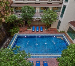 Трёхместный семейный номер Standard с видом на город в The AGATE Pattaya Boutique Resort