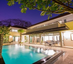Вилла Premier рядом с пляжем в Villa Navin Resort