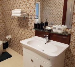 Люкс с видом на бассейн в Erawan Hotel