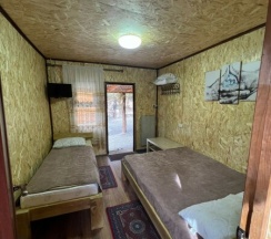Трёхместный Караоке (3 домик 6 комната) в Огонёк