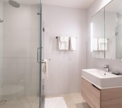 Двухместный люкс Deluxe с видом на бассейн двуспальная кровать в Diamond Resort Phuket